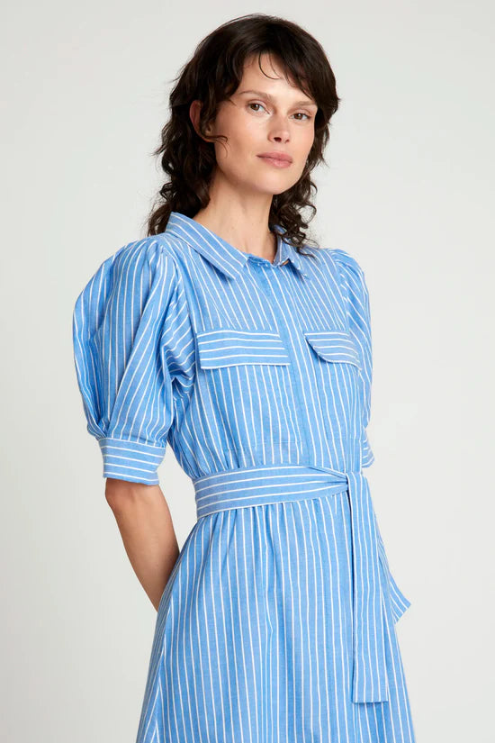 Vestido largo estampado de rayas azules