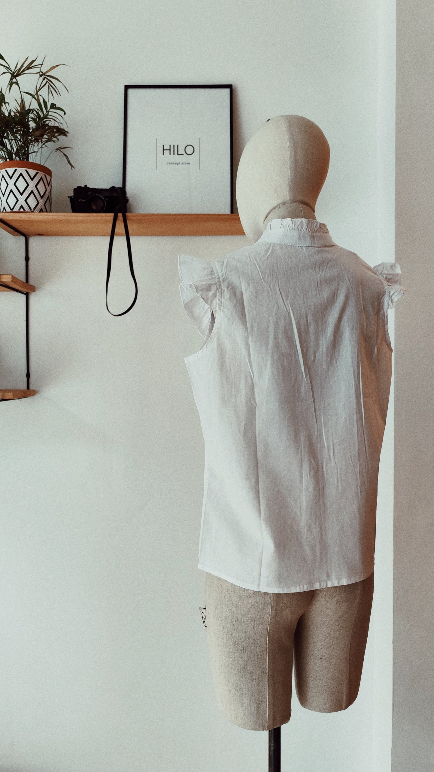 Blusa Blanca Bordado Floral Elda — Zíngara