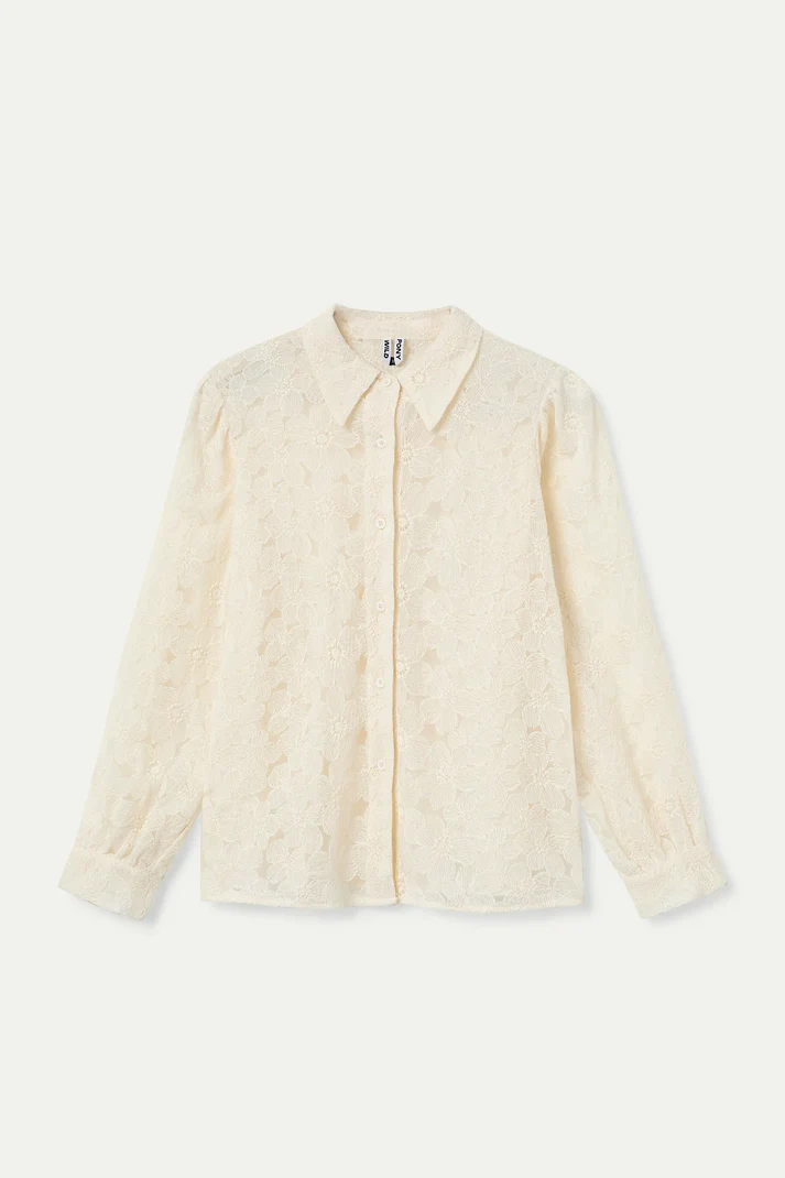 Camisa blanca con encaje floral