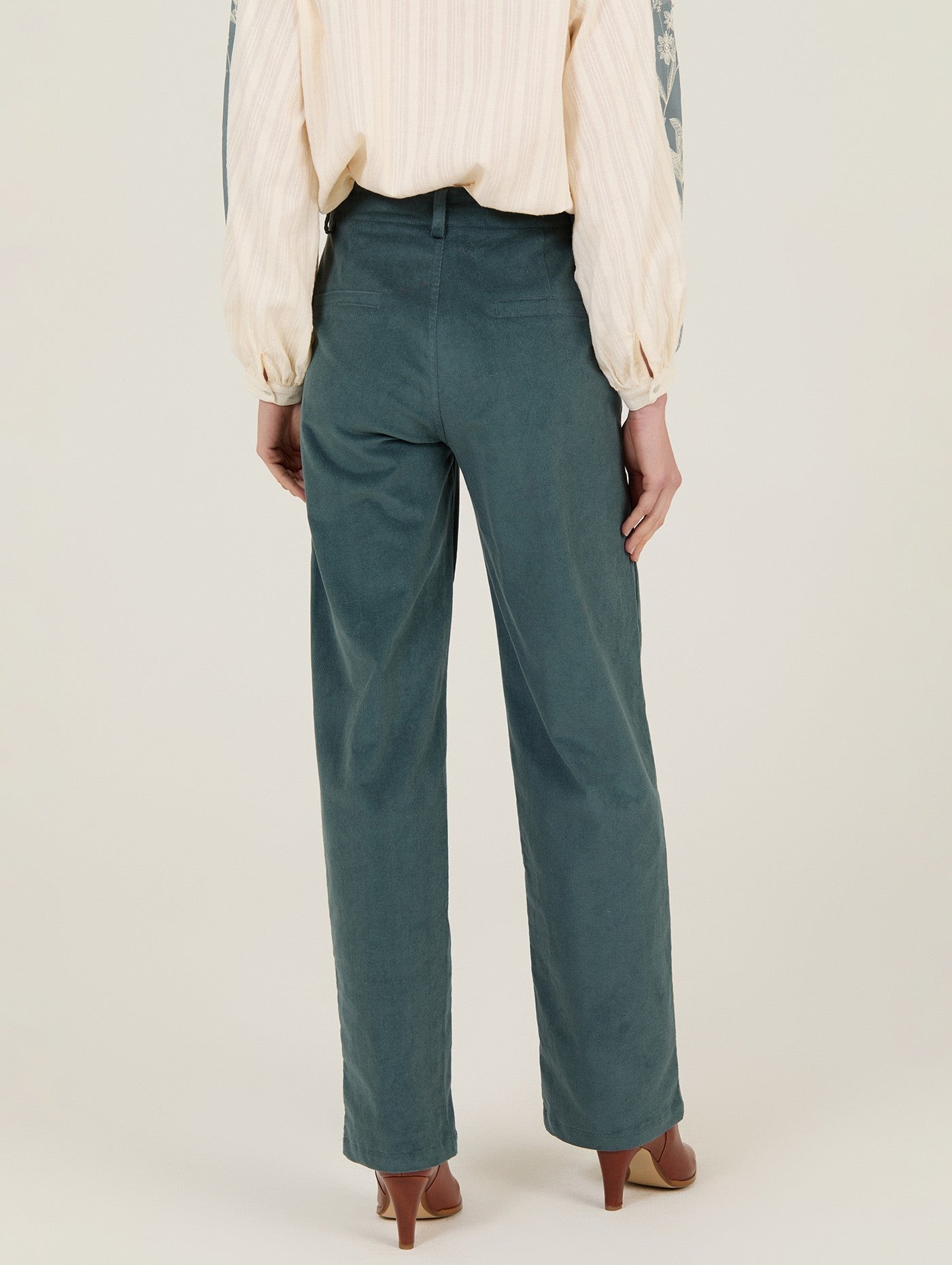 pantalón micropana verde