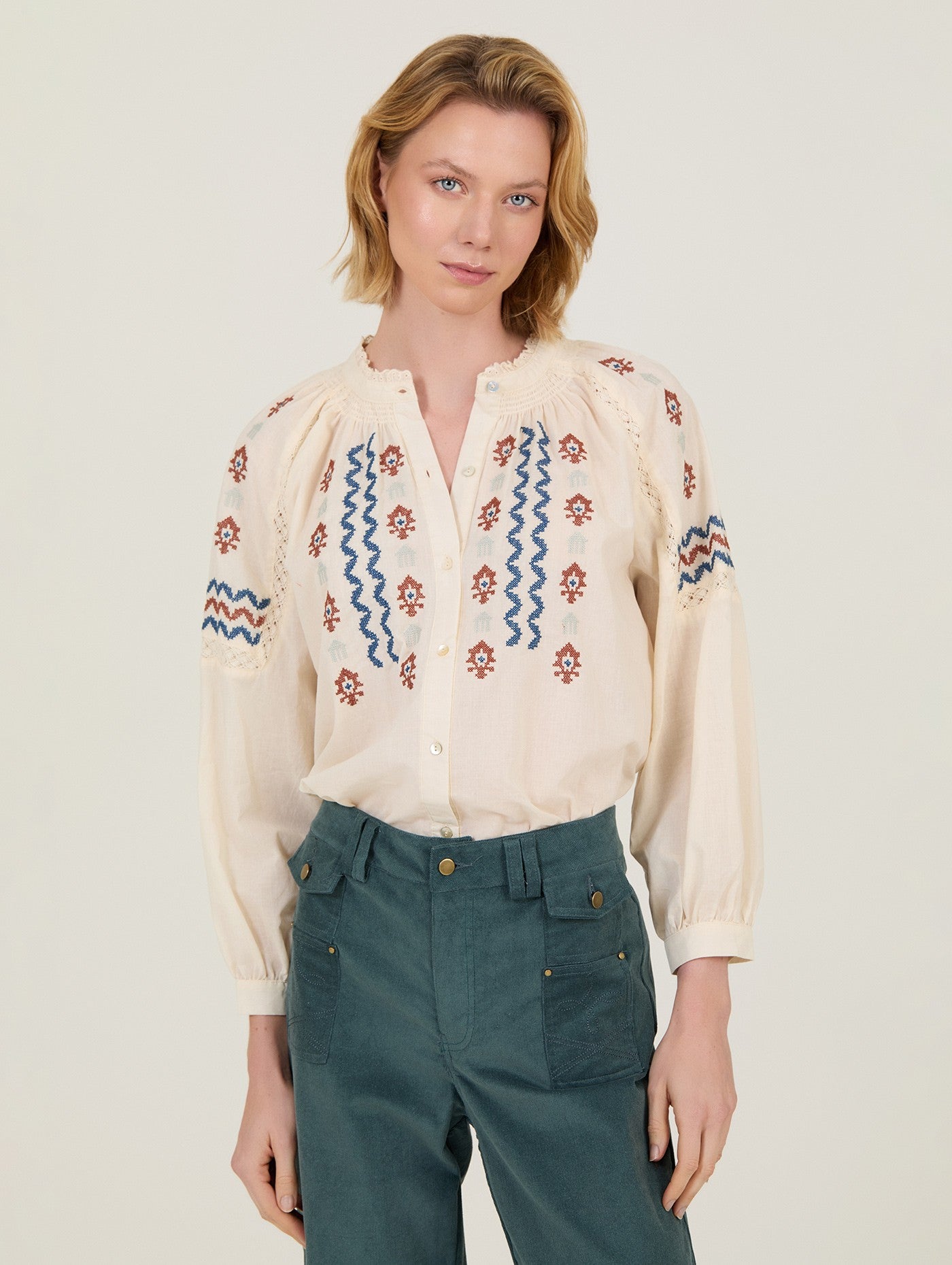camisa bordado color