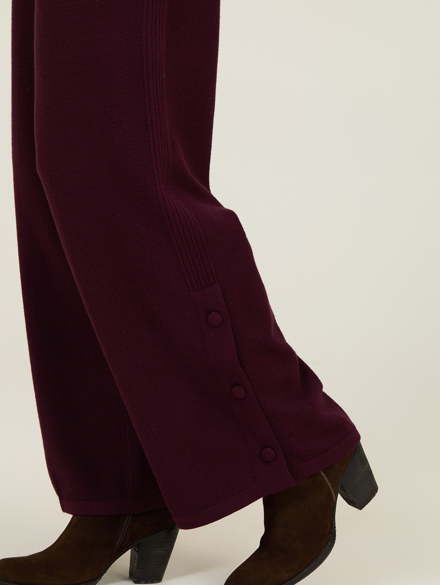 pantalón punto burdeos