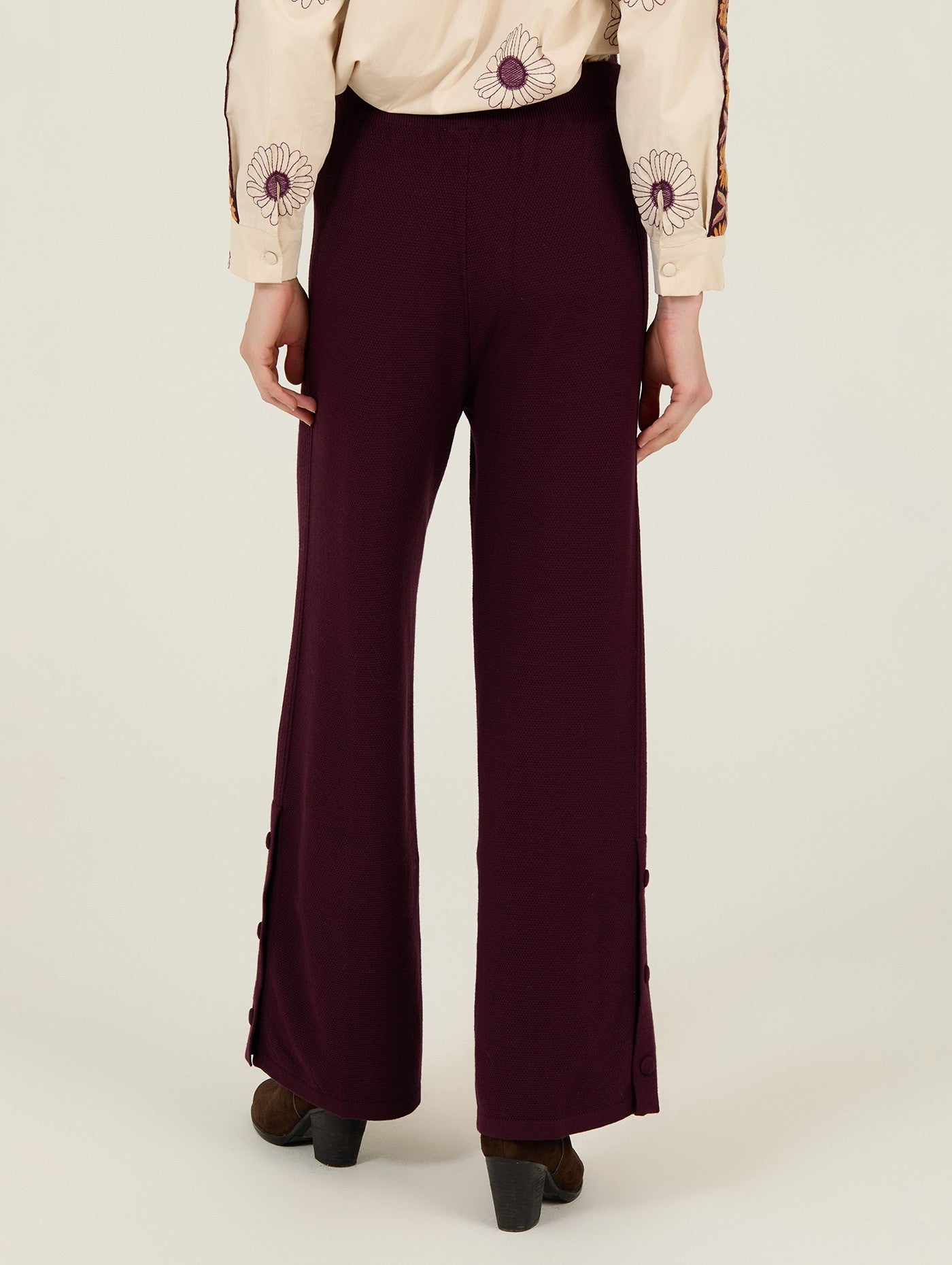 pantalón punto burdeos