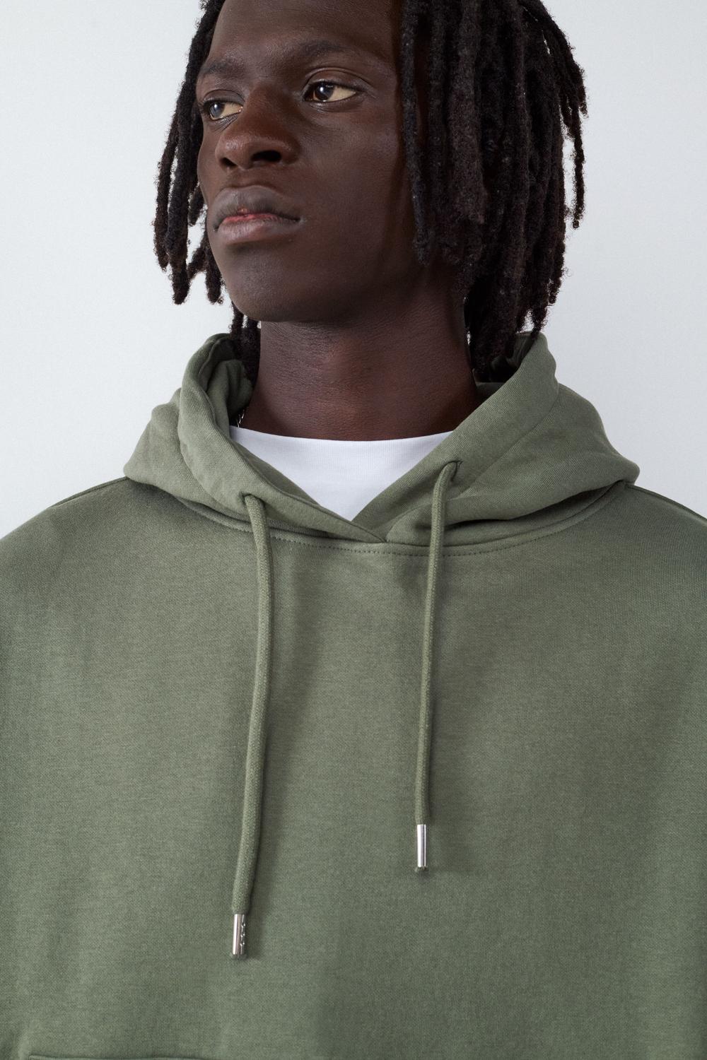Sudadera verde polvo